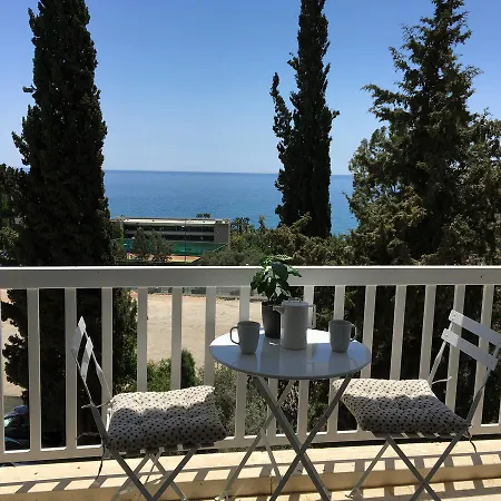 Spectacular 3 Bed Apartment *