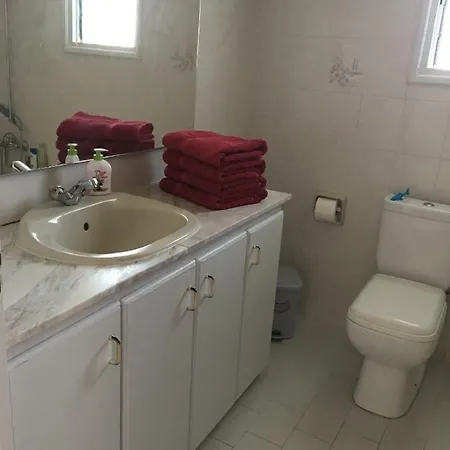Spectacular 3 Bed Apartment *